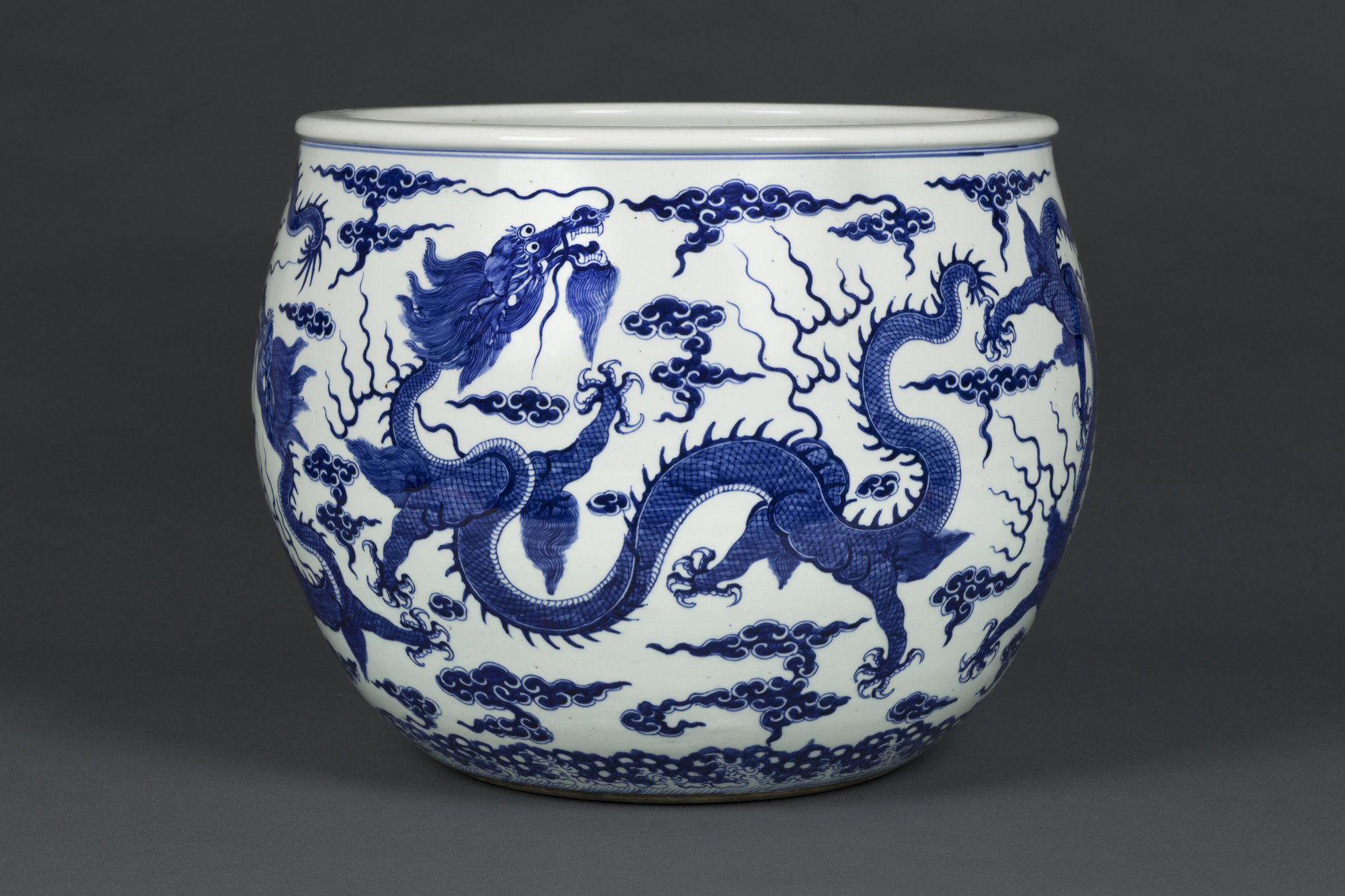 「Dragon」鶴　皿　置物 Chinese Famille Verte Porcelain Dragon and Phoenix Plate