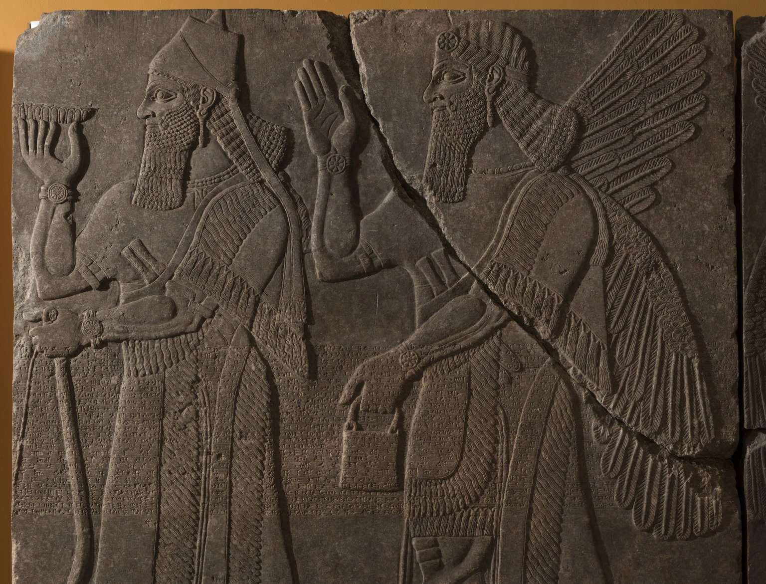 アムル様 Apkallu-figure and King Ashur-nasir-pal II · Brooklyn Museum