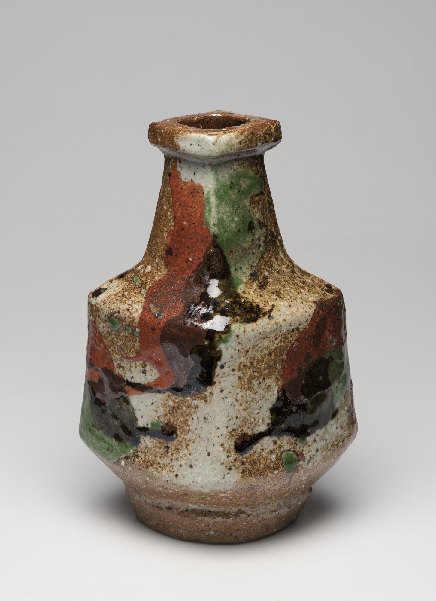 ボトルアート Three Color Bottle Vase · Brooklyn Museum