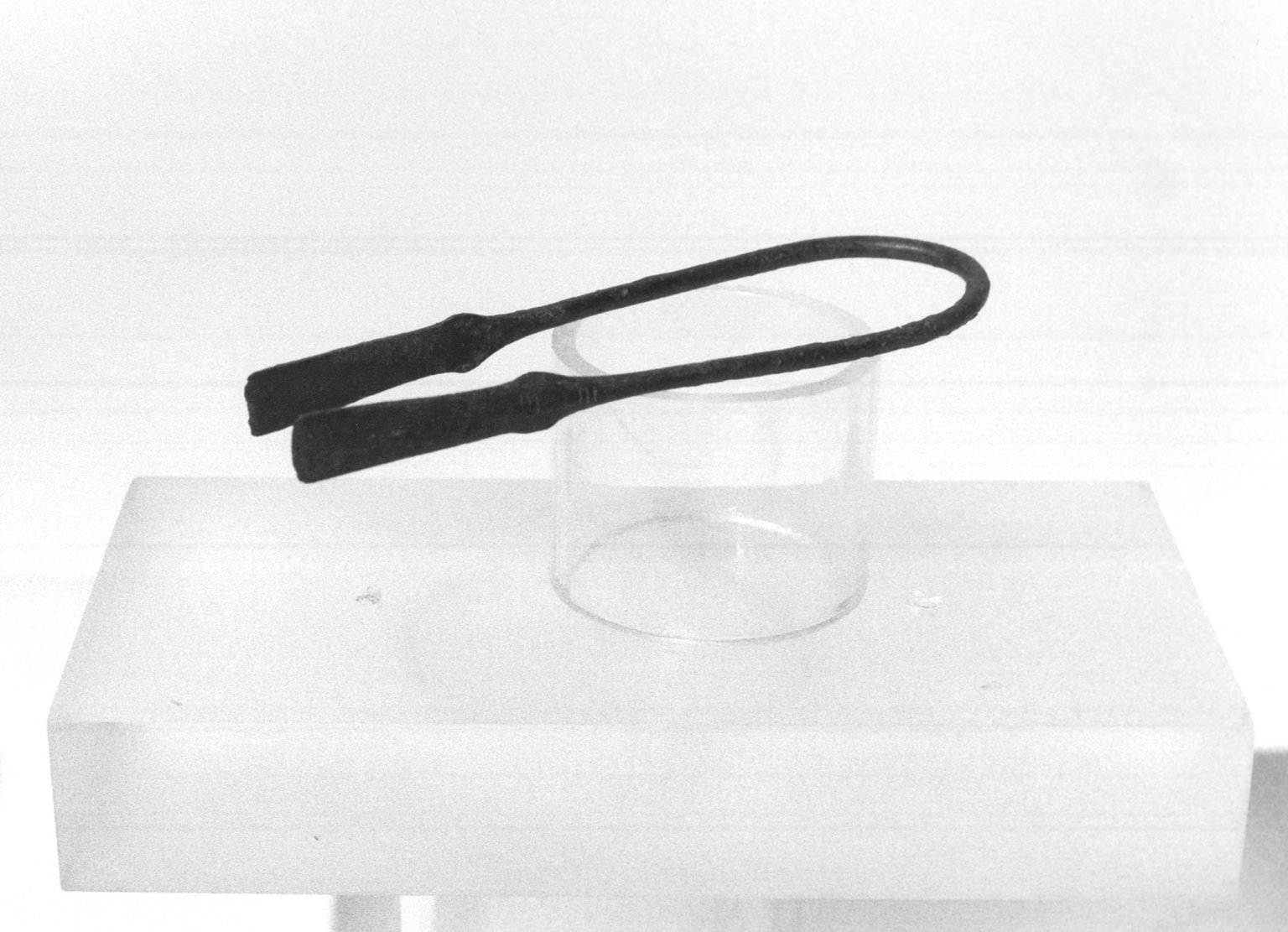 Tweezers