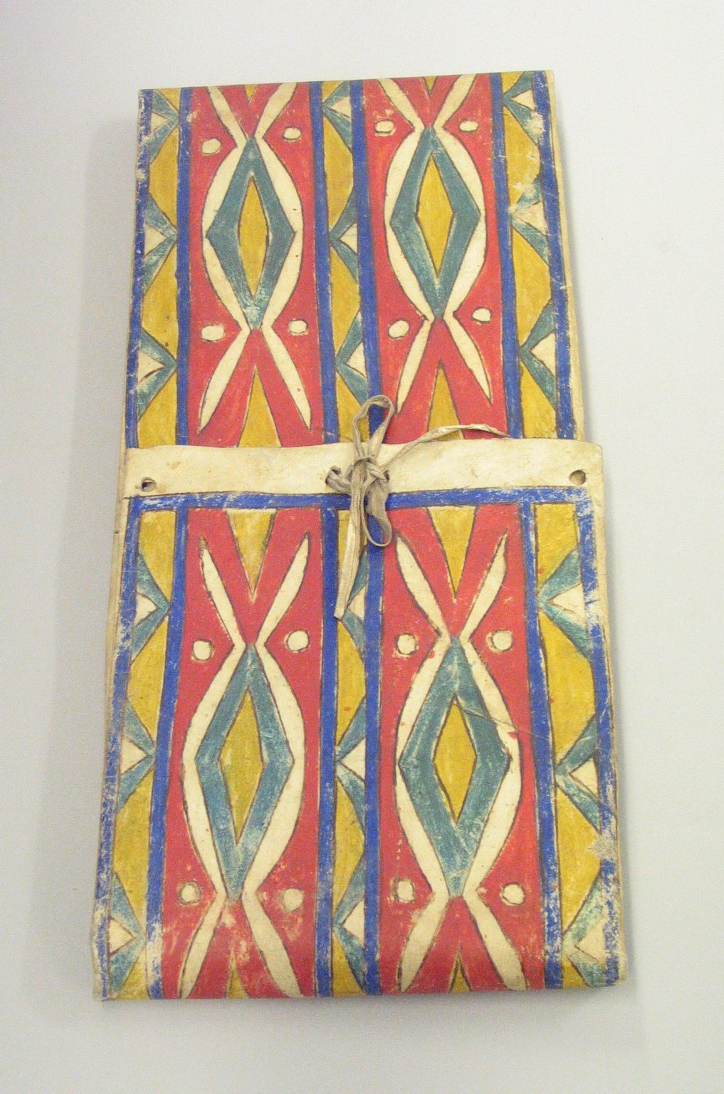 ミュージアムピース　　アフリカ　首長の例祭着 Parfleche · Brooklyn Museum