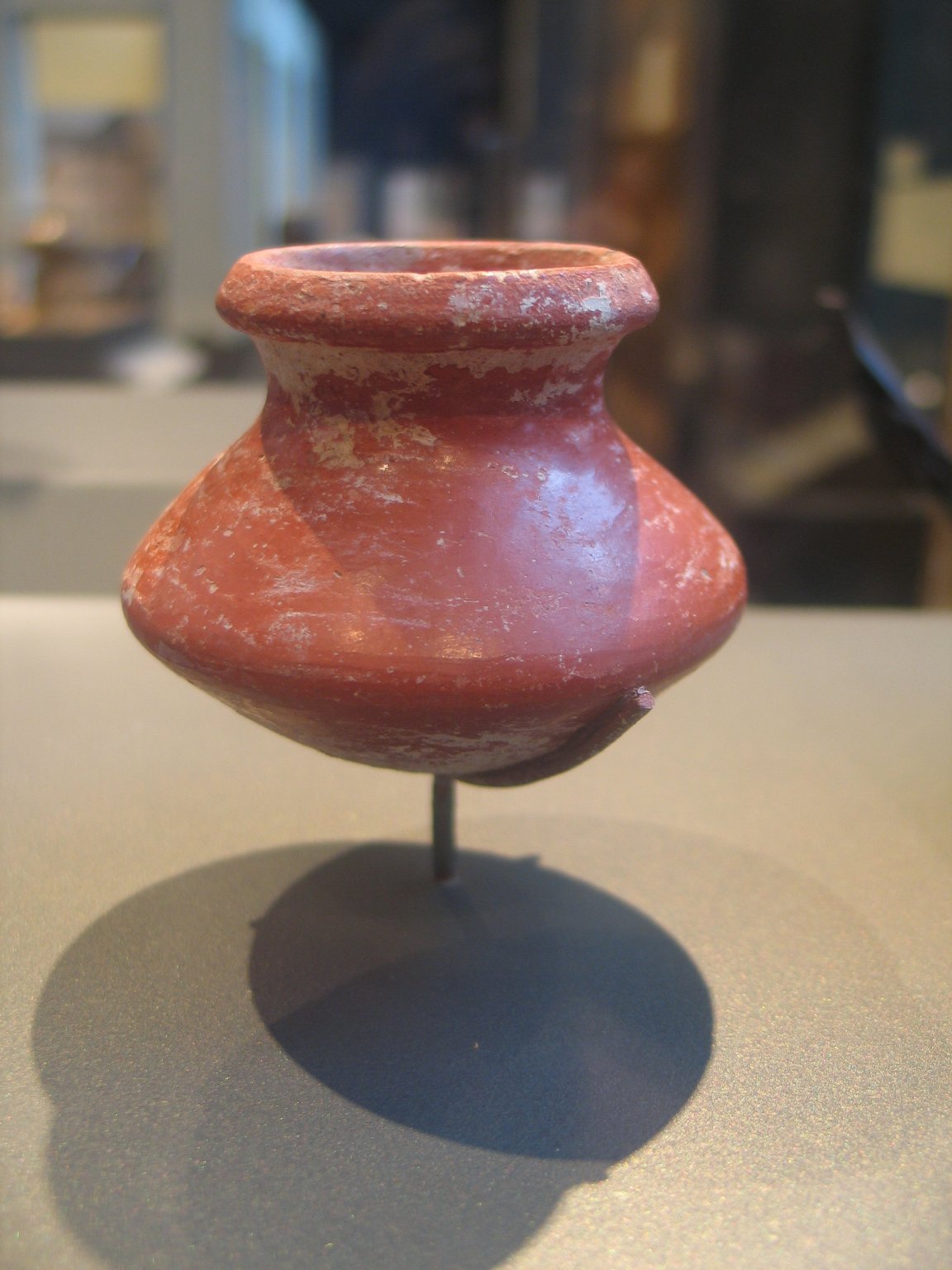 Pot with Beveled Rim