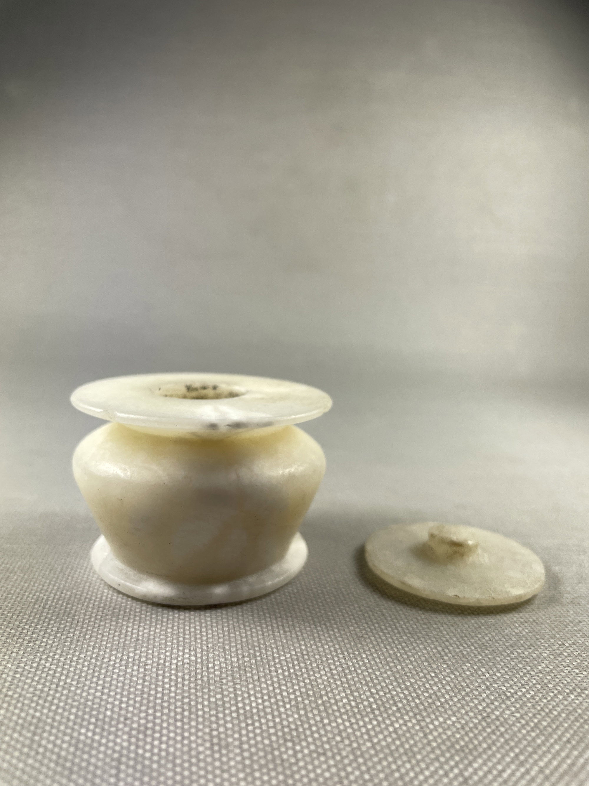 Kohl Pot