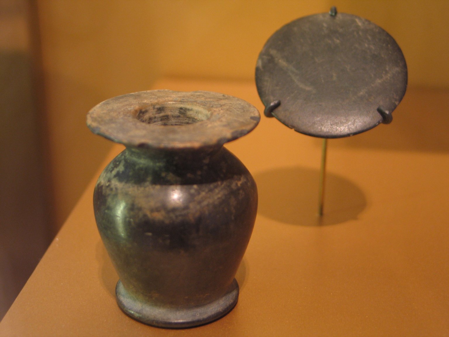 Kohl Pot