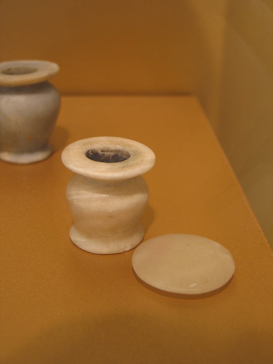 Kohl Pot